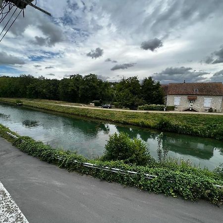 F2+ Au Bord De L'Eau Apartment Moret-sur-Loing Exterior photo